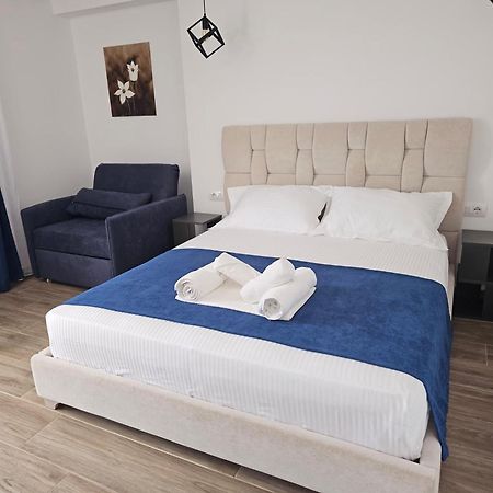 Ardit Seaside Rooms Sarande Bagian luar foto