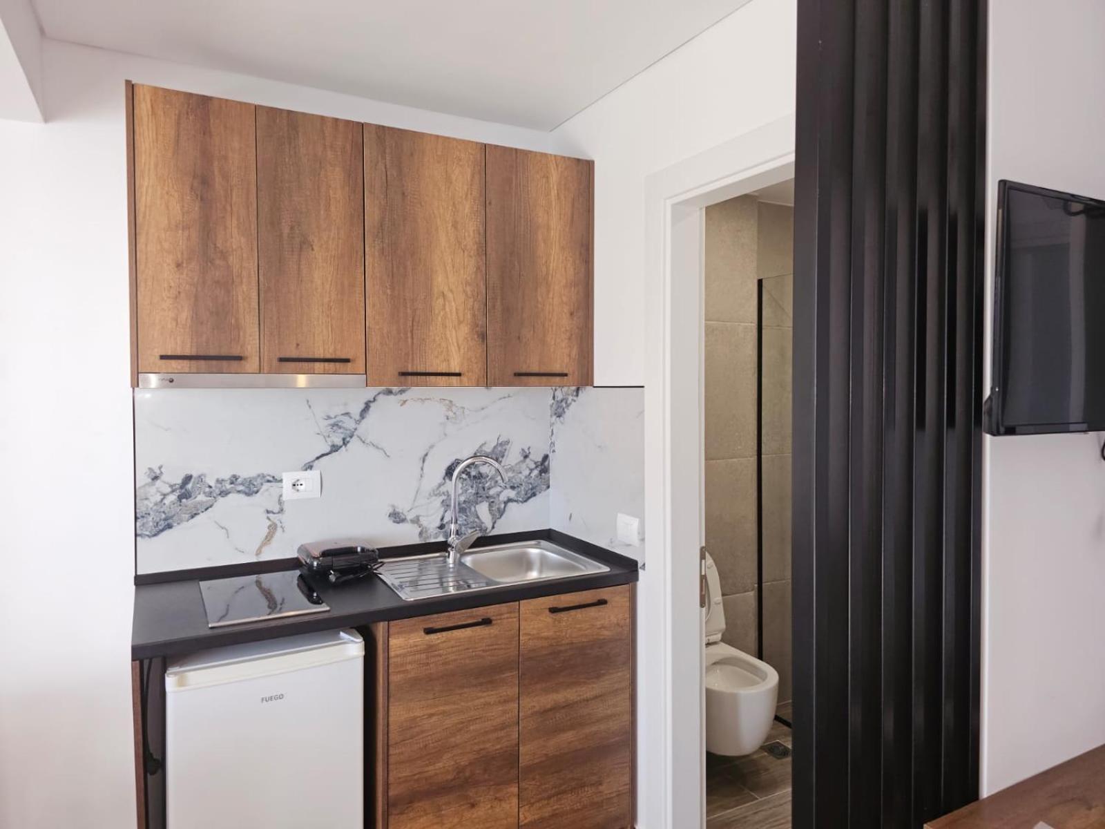 Ardit Seaside Rooms Sarande Bagian luar foto