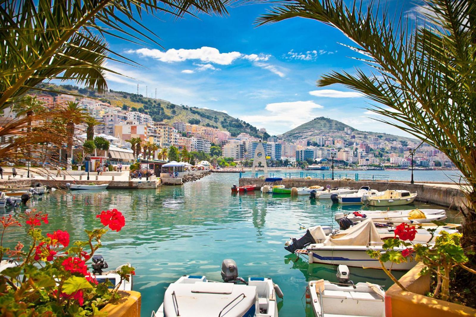Ardit Seaside Rooms Sarande Bagian luar foto