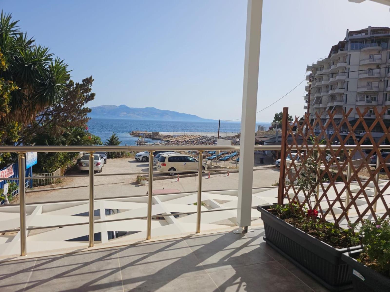Ardit Seaside Rooms Sarande Bagian luar foto