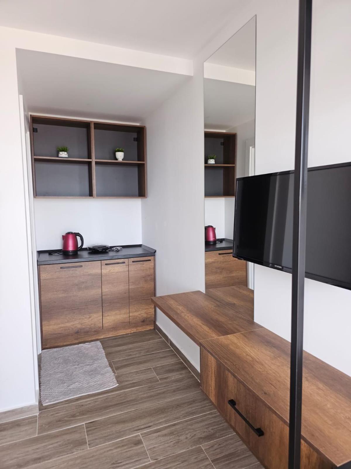 Ardit Seaside Rooms Sarande Bagian luar foto
