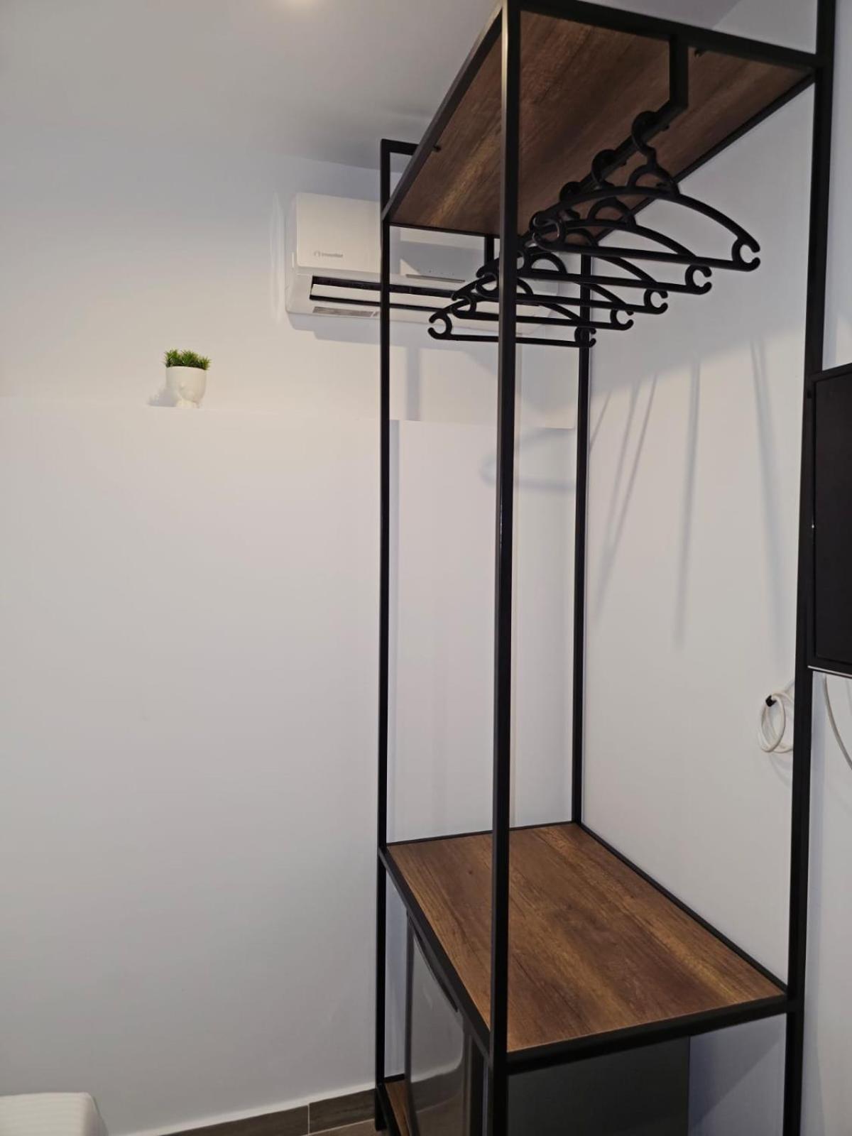Ardit Seaside Rooms Sarande Bagian luar foto