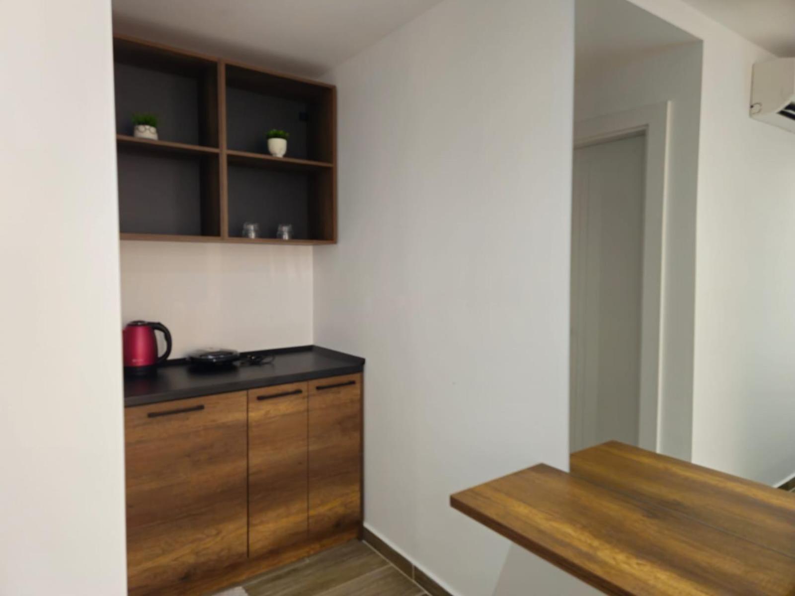 Ardit Seaside Rooms Sarande Bagian luar foto