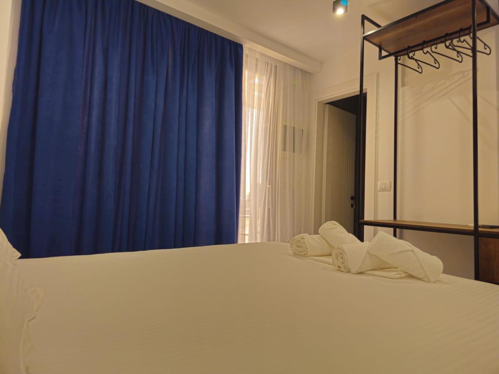 Ardit Seaside Rooms Sarande Bagian luar foto