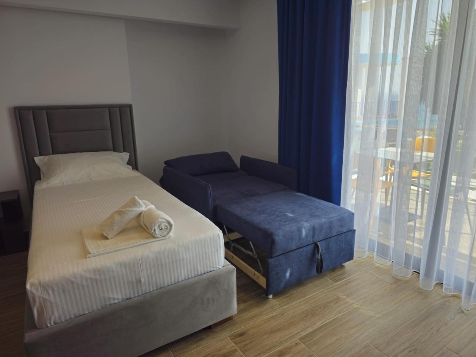 Ardit Seaside Rooms Sarande Bagian luar foto