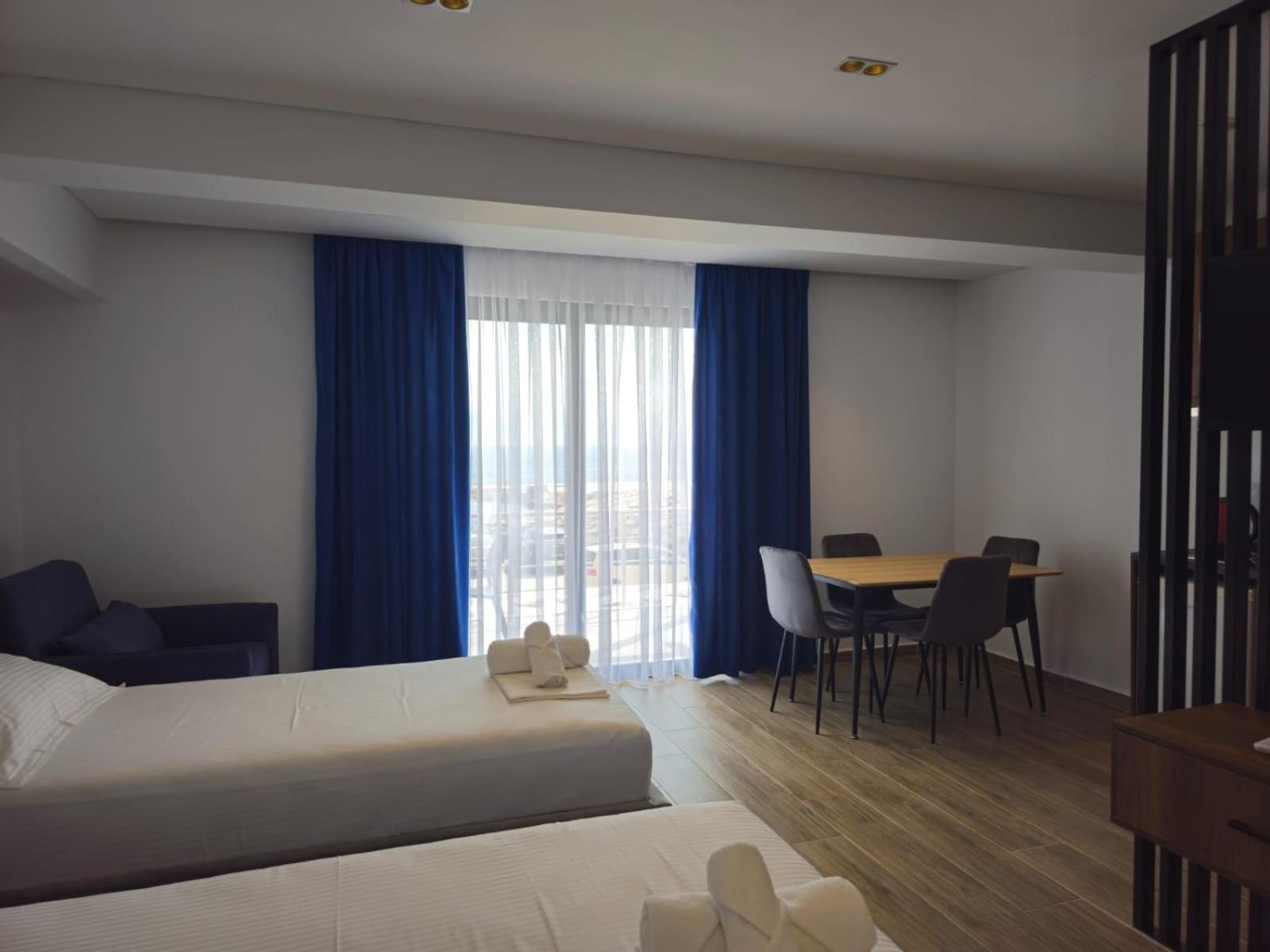 Ardit Seaside Rooms Sarande Bagian luar foto
