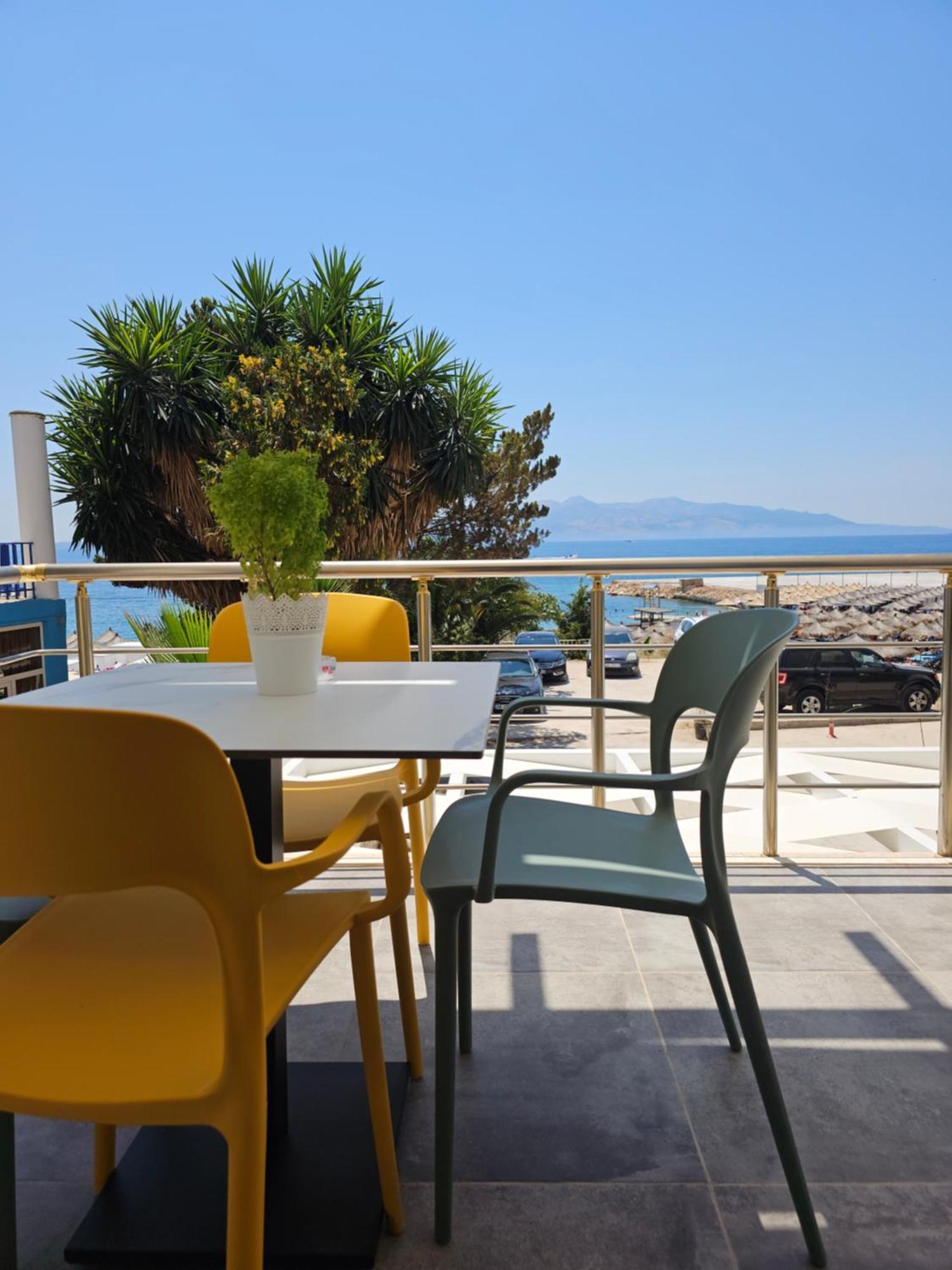 Ardit Seaside Rooms Sarande Bagian luar foto