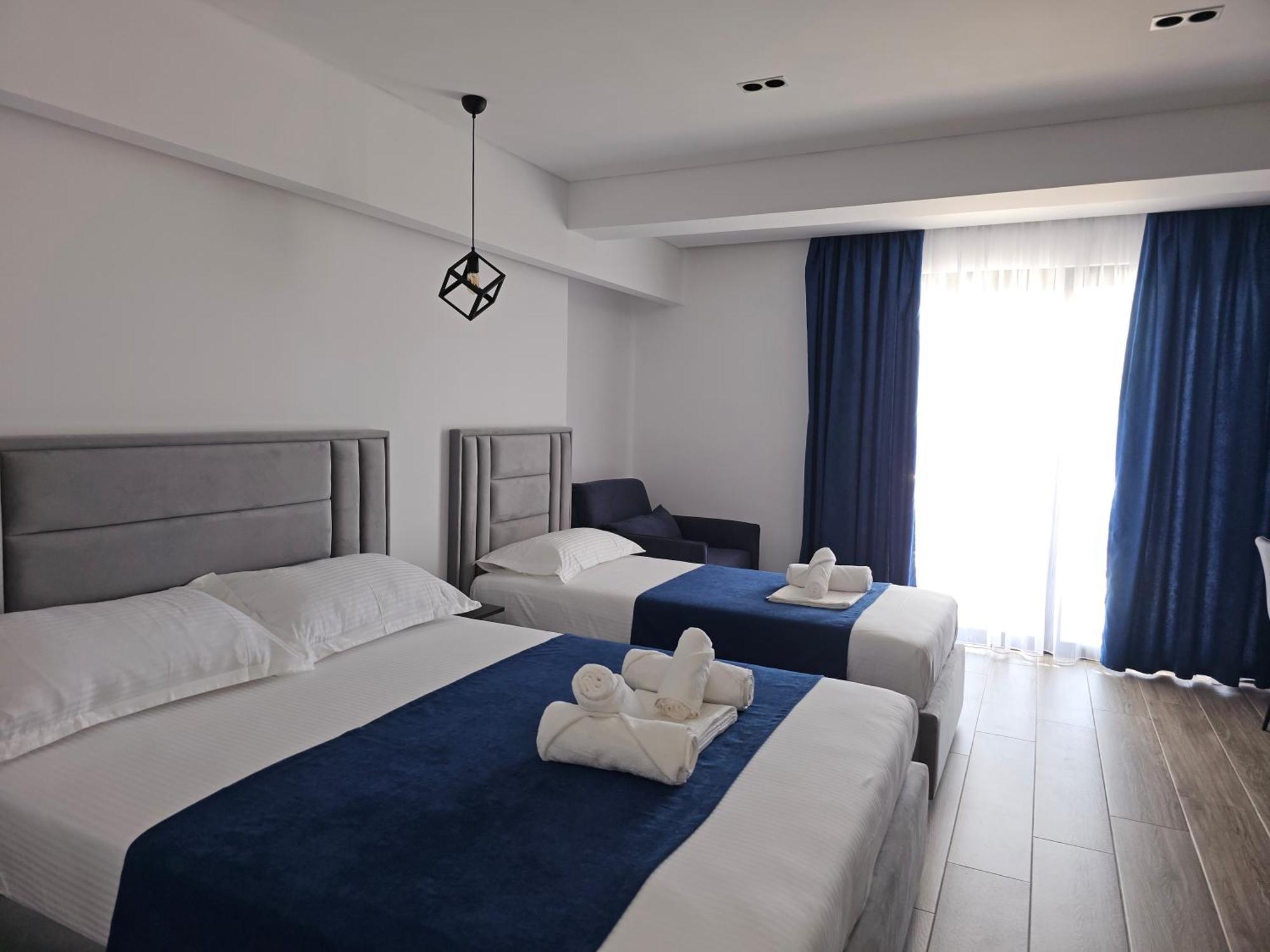Ardit Seaside Rooms Sarande Bagian luar foto