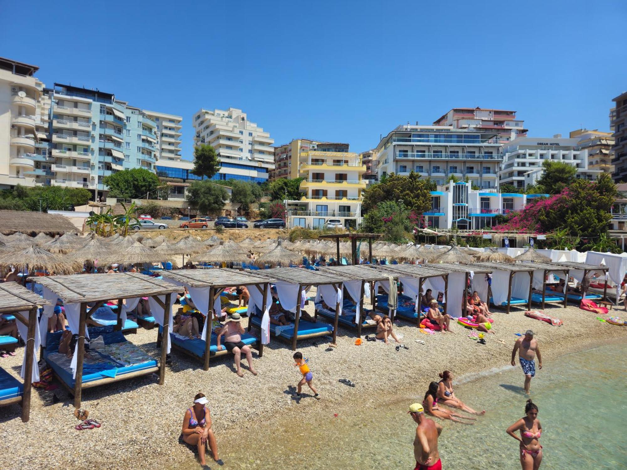Ardit Seaside Rooms Sarande Bagian luar foto