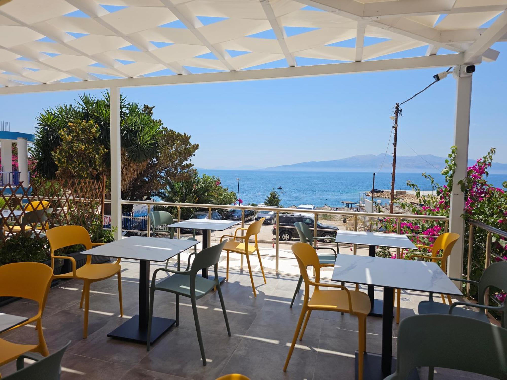 Ardit Seaside Rooms Sarande Bagian luar foto